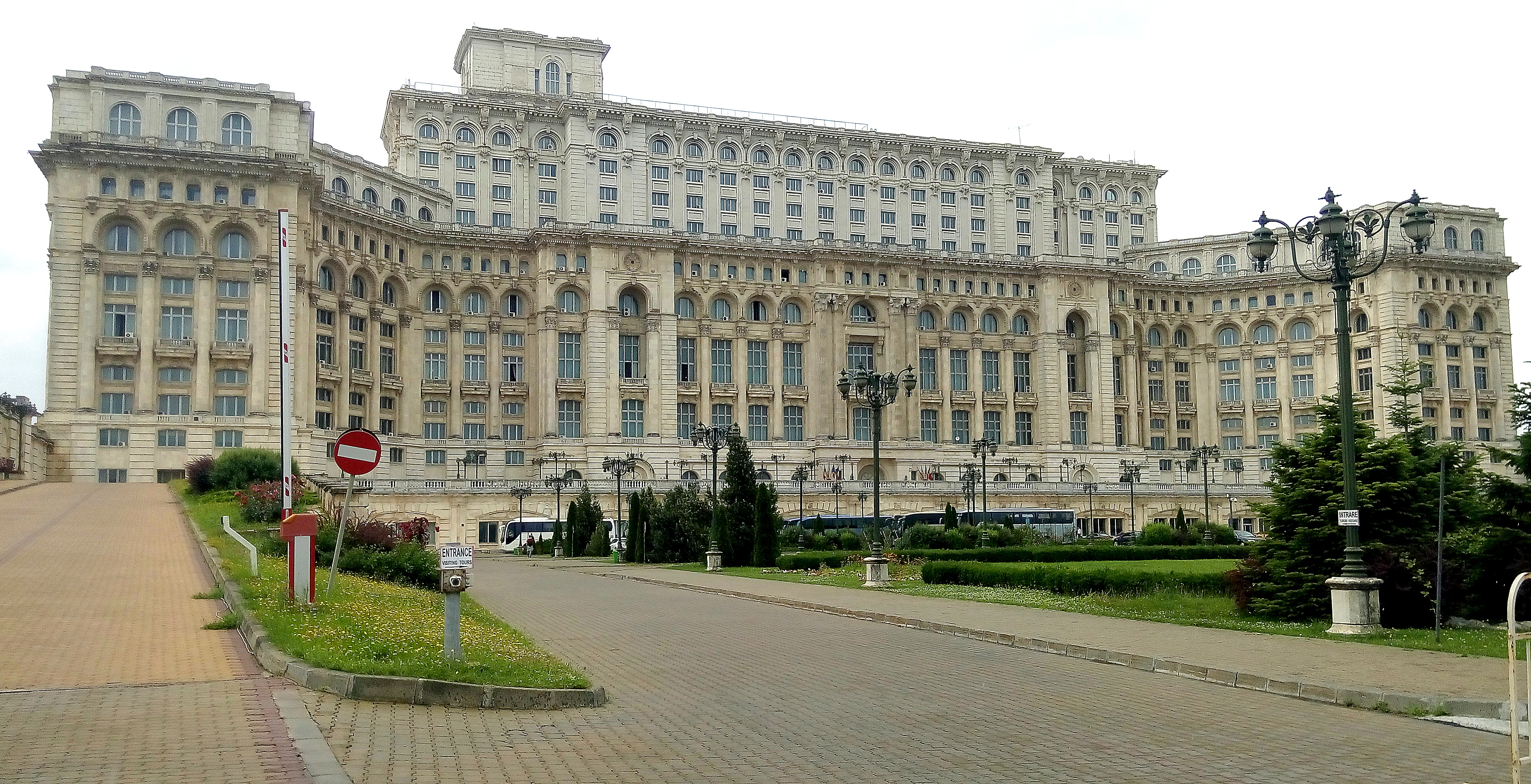 Парламентарно в Букурещ