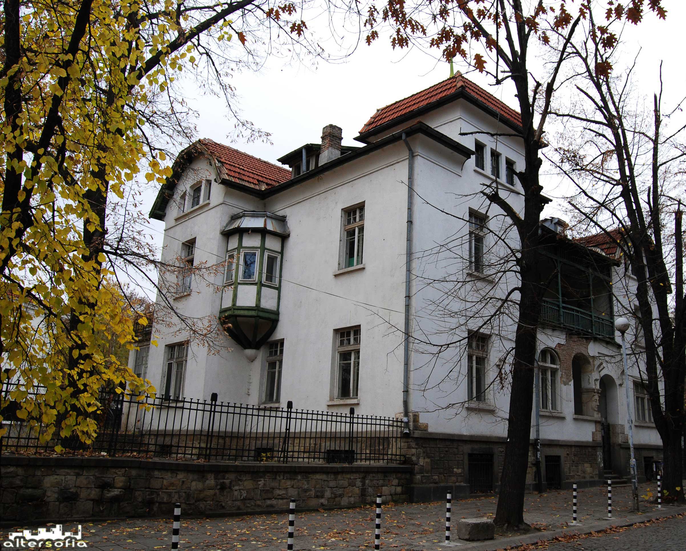 Възражда ли се архитектурното наследство в София?
