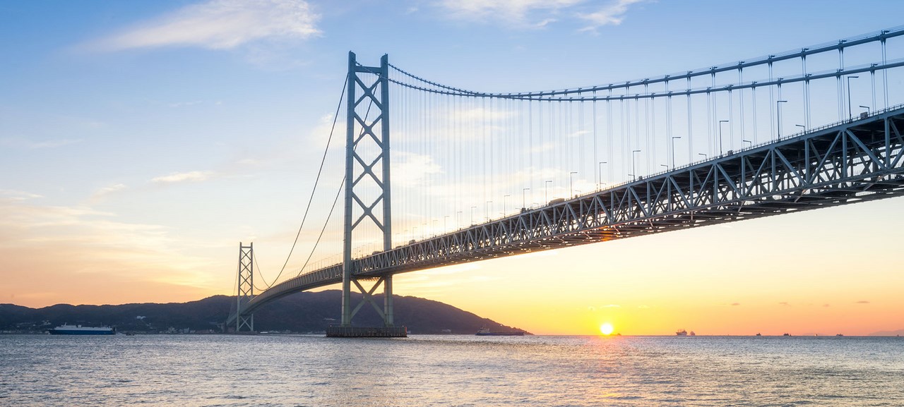 Историята на най-дългия висящ мост в света
