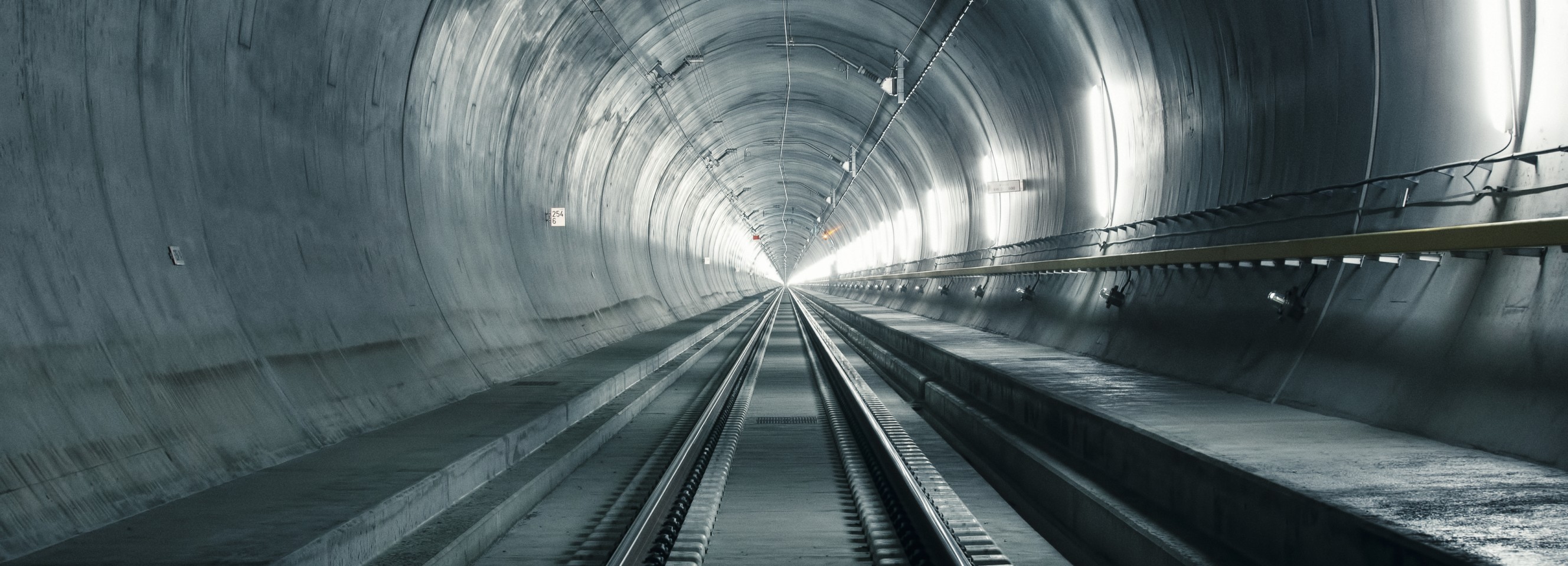 Най-дългият тунел в света