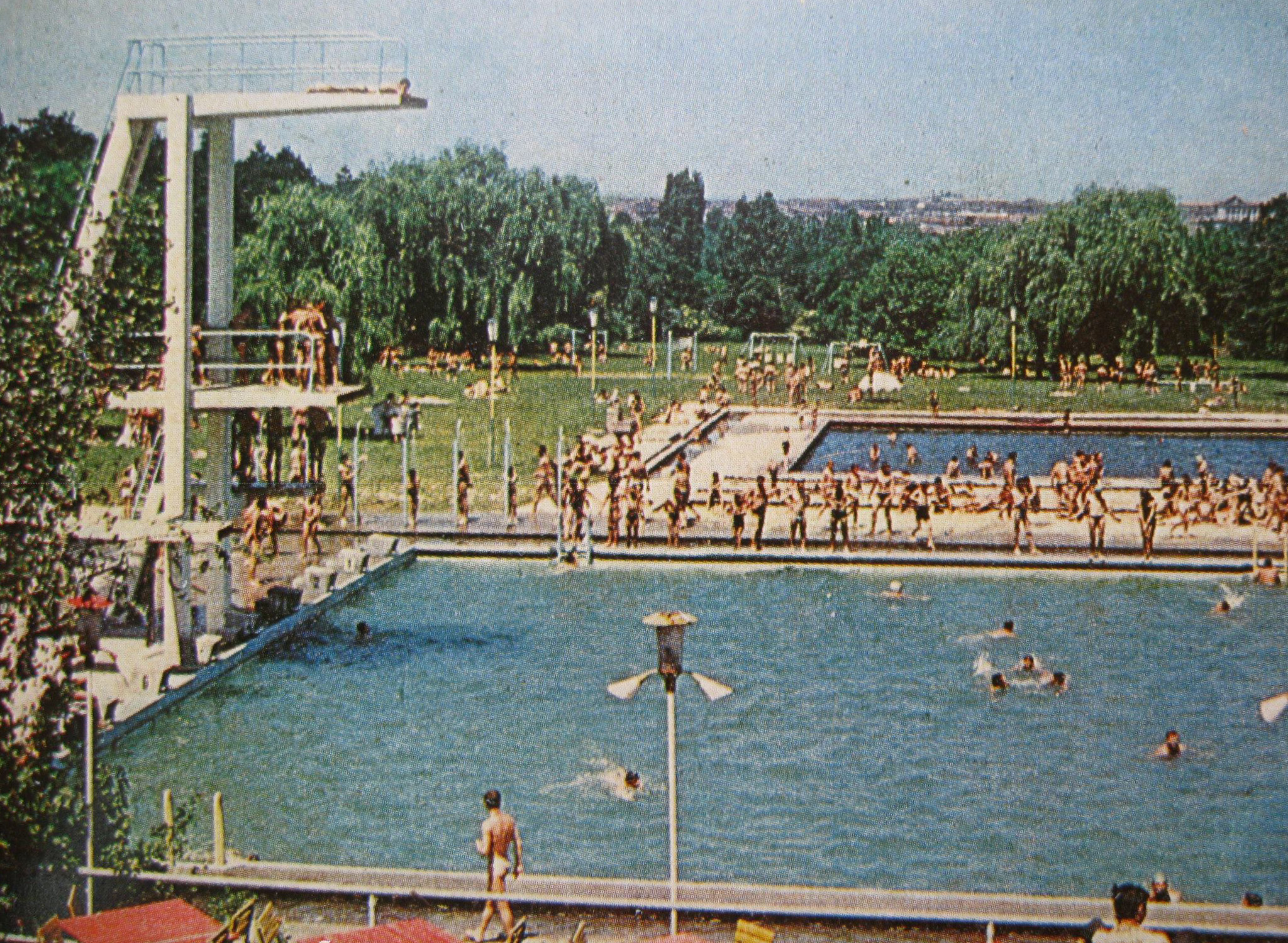 Защо София се нуждае от басейни в Борисовата градина?