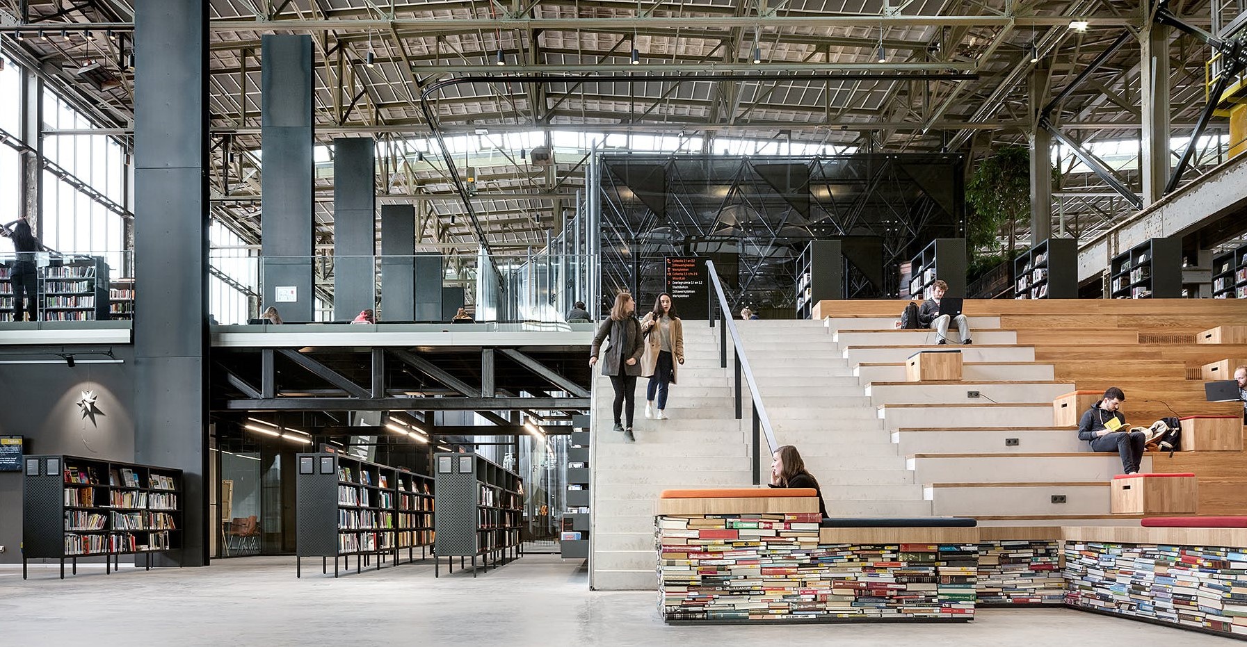 За разлика от София, Тилбург преустрои ЖП завода си в библиотека