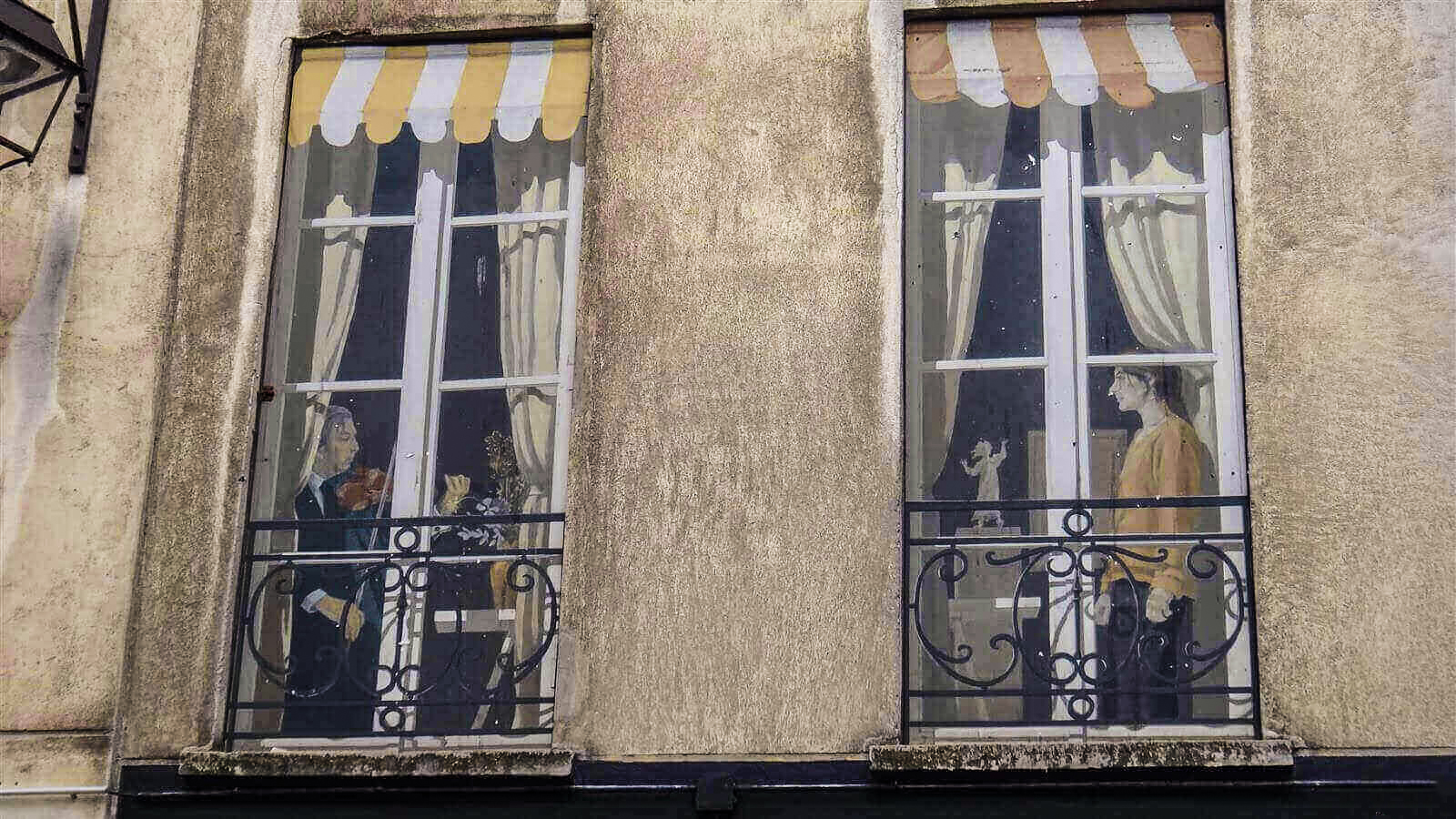 Фалшивите фасади на Париж