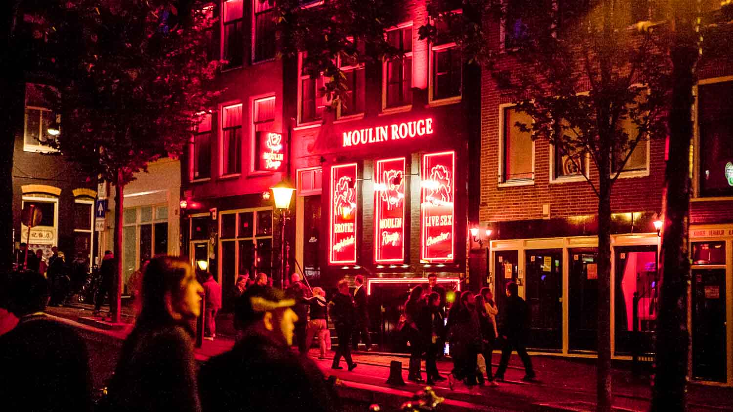 Амстердам премахва червените фенери