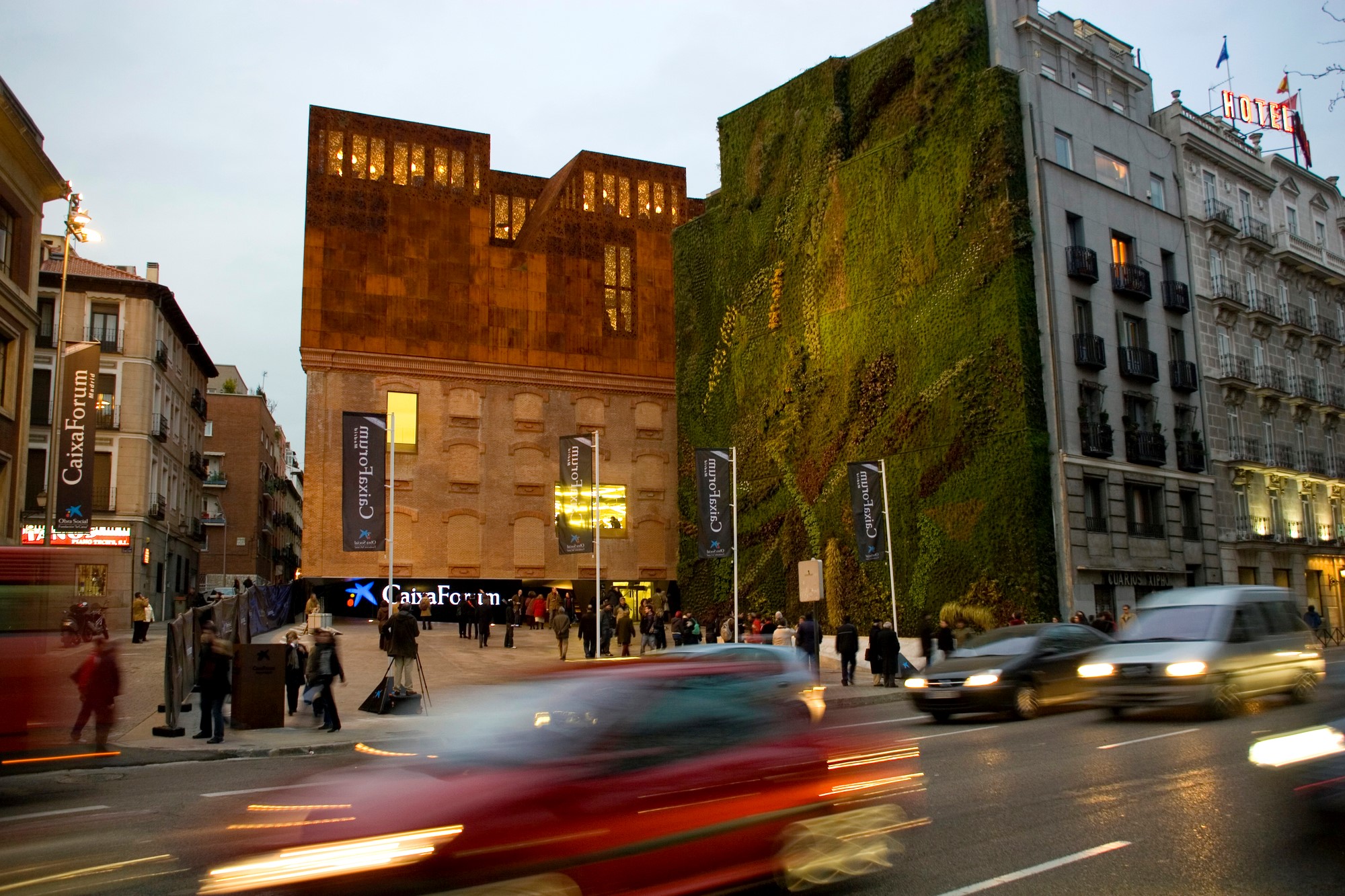 Сграда, която е преживяване: Caixa Forum в Мадрид