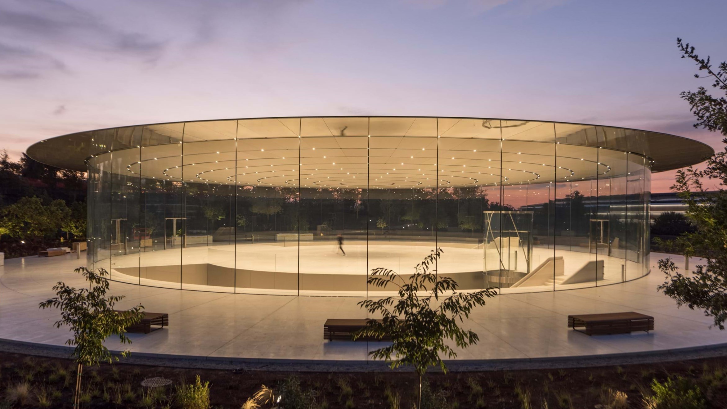 Apple и най-големият карбонов покрив в света
