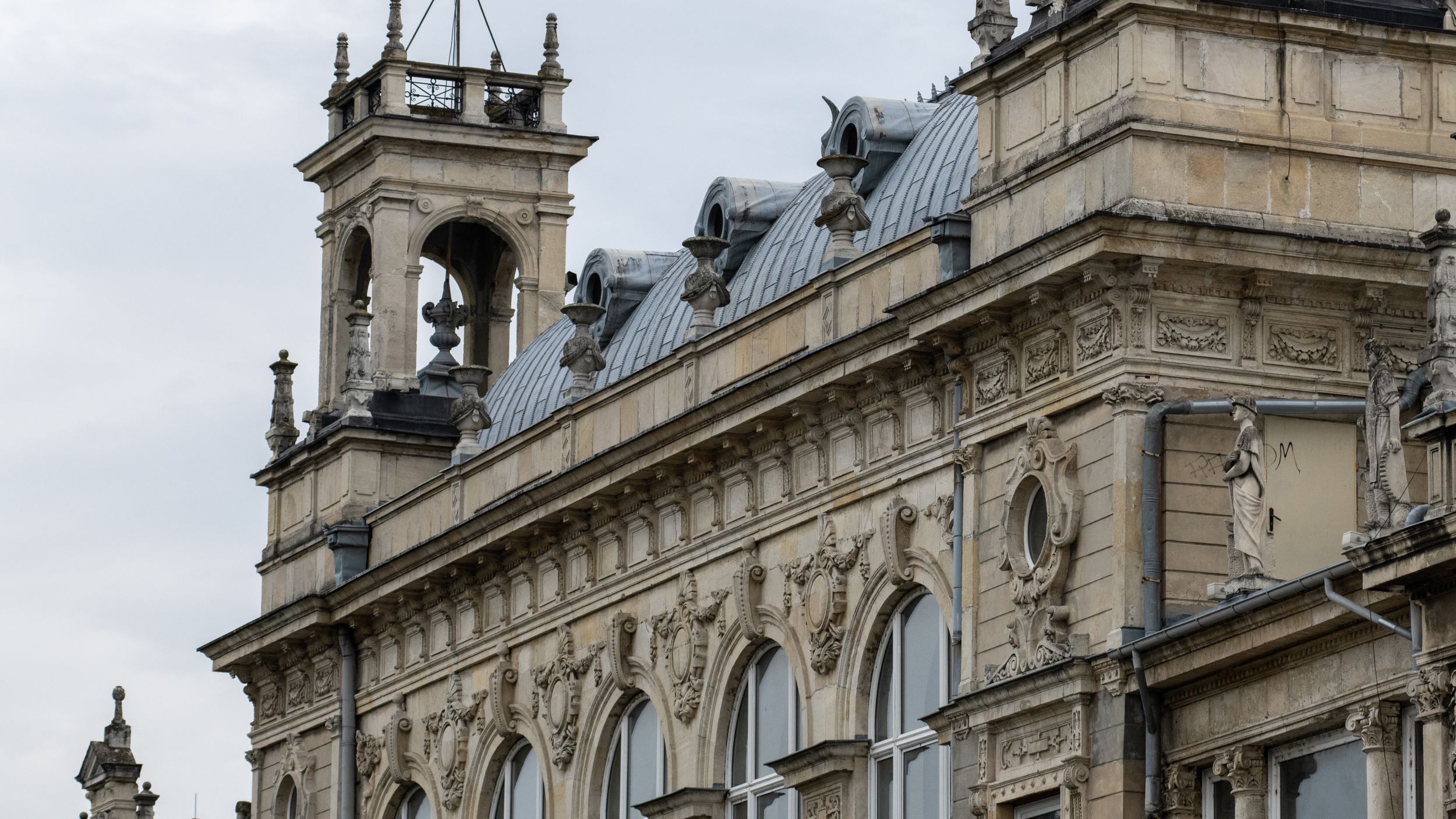 Реставрират емблематичната сграда на Доходното здание в Русе